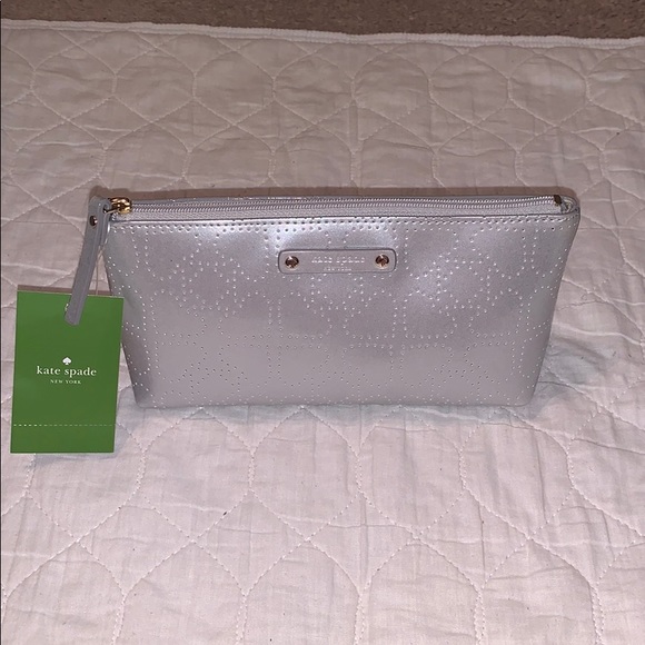 Kate spade makeup bag in silver. - Picture 2 of 5